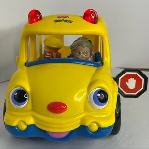 FISHER PRICE Little People Beeps the Yellow School Bus
Stop Light & Sound 2005